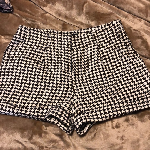 Shorts - Picture 4 of 4